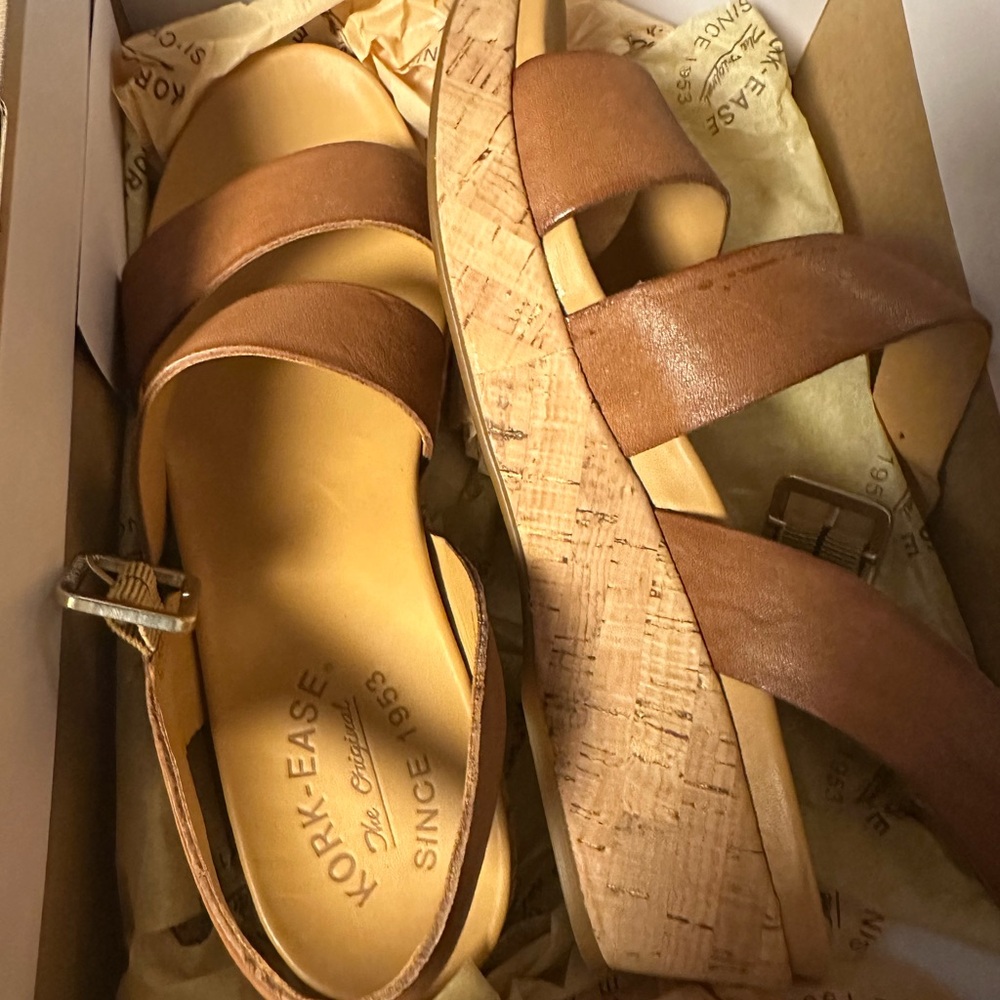 Kork-Ease sandals in original box. Super cute! NEW. - Picture 2 of 4